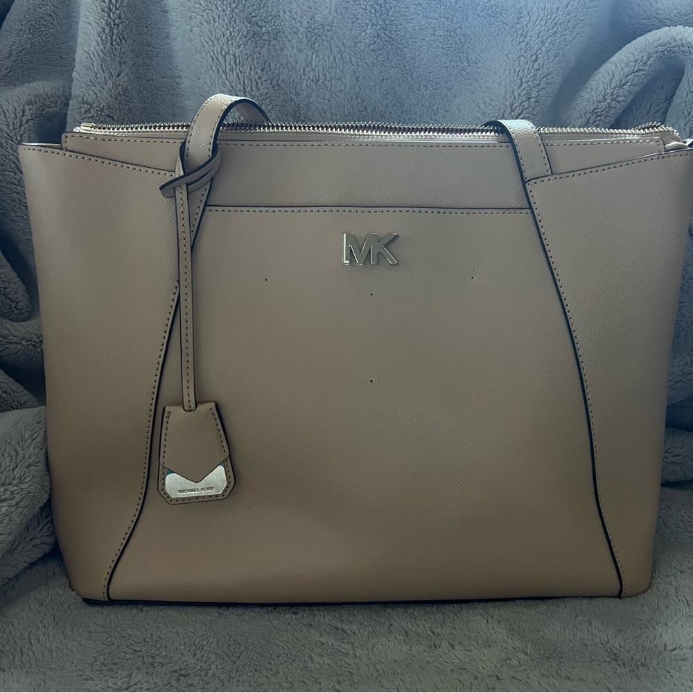 Michael Kors beige/cream-colored bag